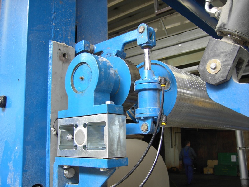 Web_tension_measurement_application_small_roller